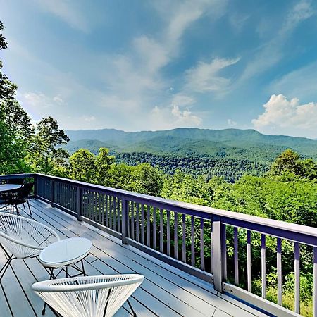 Barenberg Cabin - Secluded Unobstructed Panoramic Smoky Mountains View With Two Master Suites, Loft Game Room, And Hot Tub Gatlinburg Esterno foto
