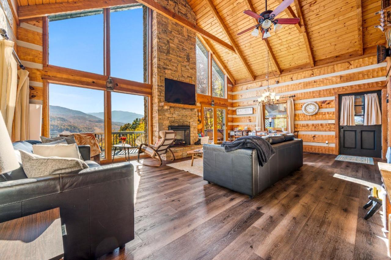 Barenberg Cabin - Secluded Unobstructed Panoramic Smoky Mountains View With Two Master Suites, Loft Game Room, And Hot Tub Gatlinburg Esterno foto