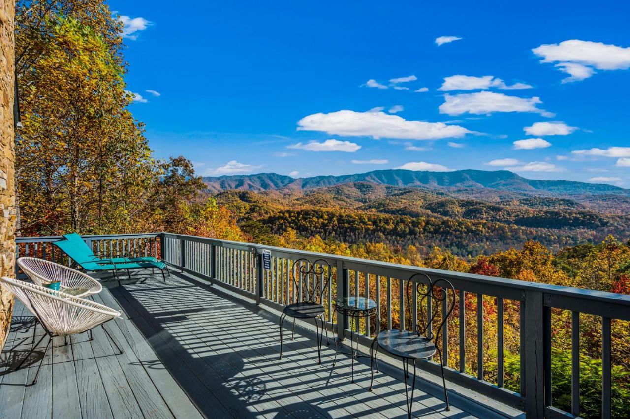 Barenberg Cabin - Secluded Unobstructed Panoramic Smoky Mountains View With Two Master Suites, Loft Game Room, And Hot Tub Gatlinburg Esterno foto