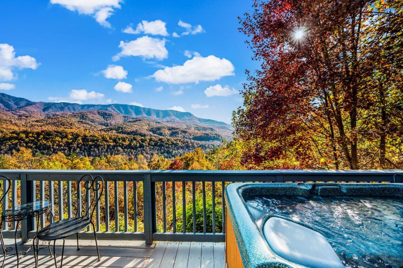 Barenberg Cabin - Secluded Unobstructed Panoramic Smoky Mountains View With Two Master Suites, Loft Game Room, And Hot Tub Gatlinburg Esterno foto