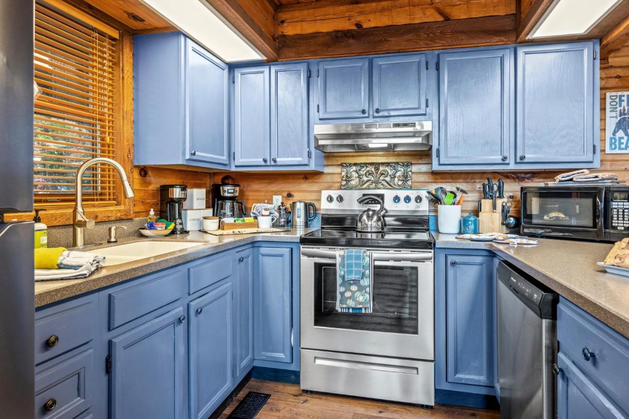 Barenberg Cabin - Secluded Unobstructed Panoramic Smoky Mountains View With Two Master Suites, Loft Game Room, And Hot Tub Gatlinburg Esterno foto